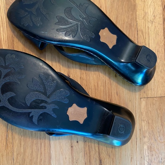 Born Black Sandals - Picture 2 of 4